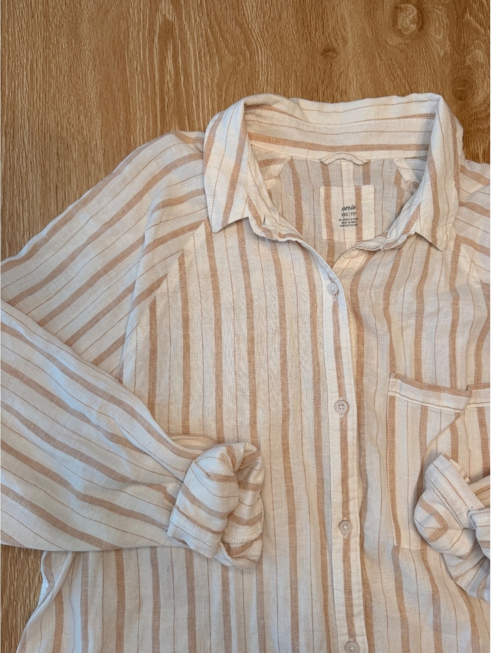 Aeries Linen Loose Button Up - Picture 3 of 4